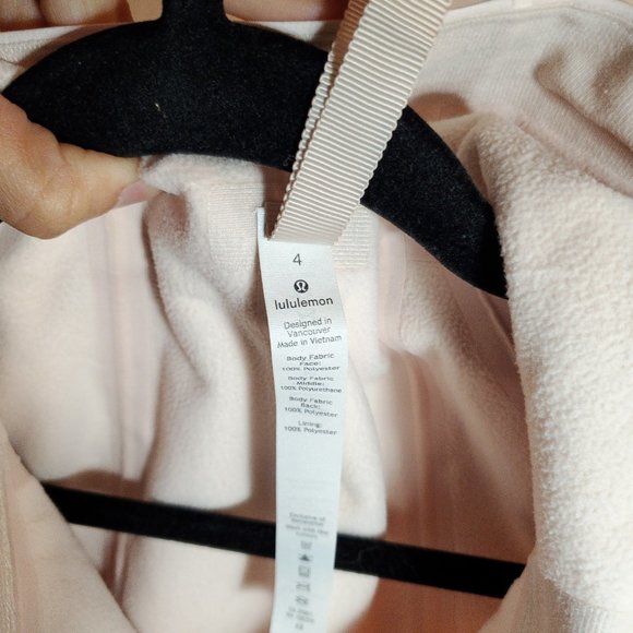 Size 4 Glyde Along Softshell Lululemon - Picture 13 of 13